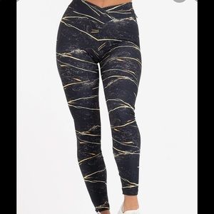 Medium Lici fit tiger’s eye v-cut scrunch booty leggings